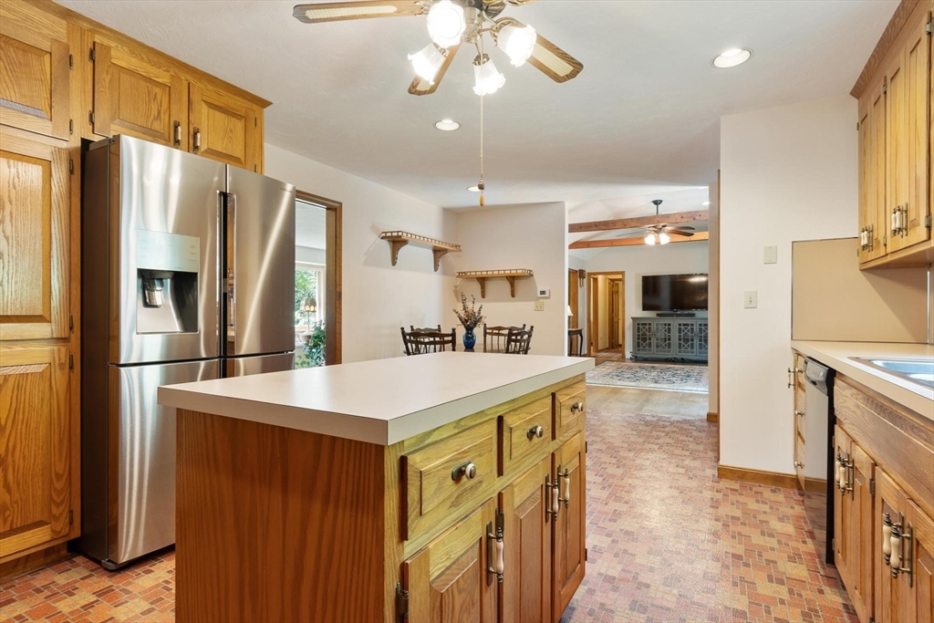 65 Blithewood Avenue Worcester, MA 01604 - Photo 23 of 42