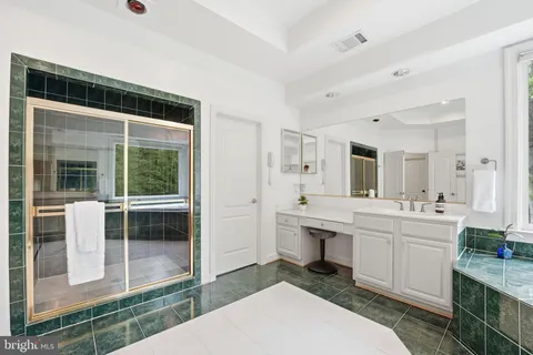 a view of room with washer and dryer