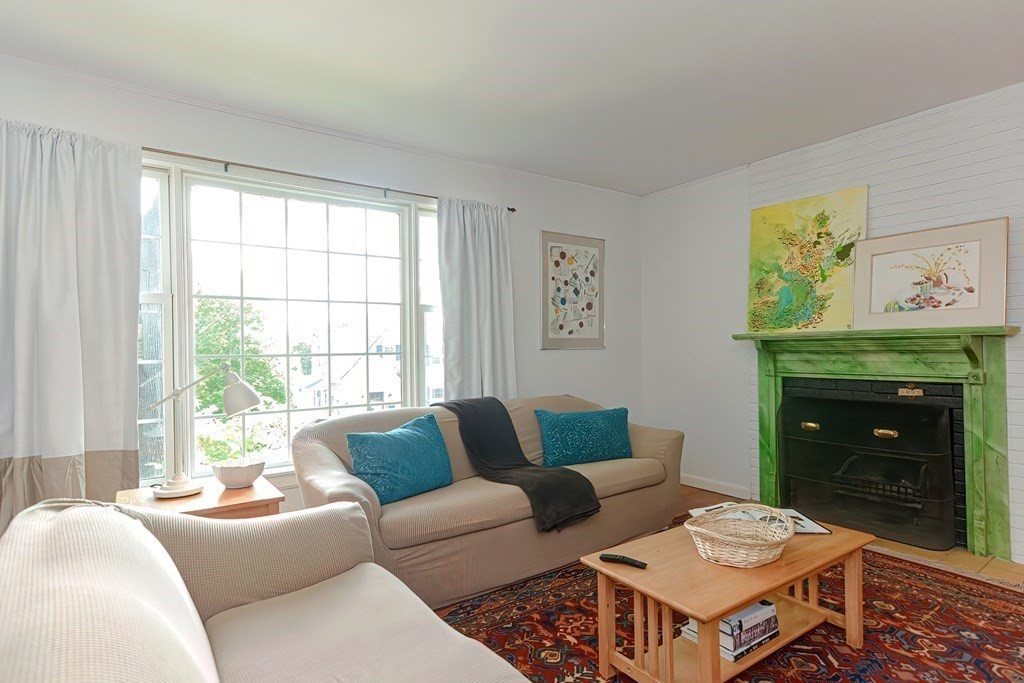 11 Hazelwood Road Worcester, MA 01609 - Photo 8 of 40 Gallery Image 8