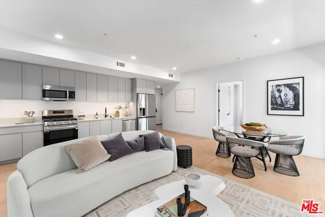 $755,700 | 904 South New Hampshire Avenue, Unit 506, Los Angeles, CA 90006