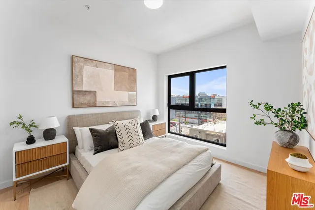 $755,700 | 904 South New Hampshire Avenue, Unit 506, Los Angeles, CA 90006