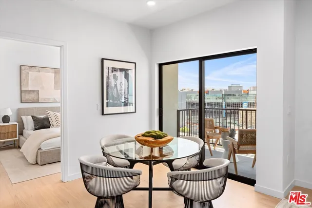 $755,700 | 904 South New Hampshire Avenue, Unit 506, Los Angeles, CA 90006