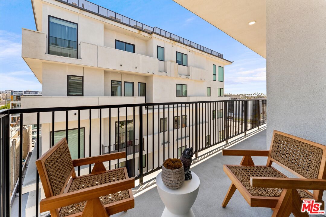 904 South New Hampshire Avenue, Unit 506 Los Angeles, CA 90006 - Photo 17 of 27