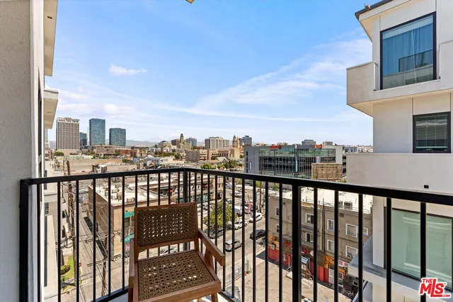 $755,700 | 904 South New Hampshire Avenue, Unit 506, Los Angeles, CA 90006