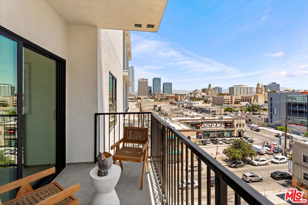 904 South New Hampshire Avenue, Unit 506 Los Angeles, CA 90006 - Photo 19 of 27