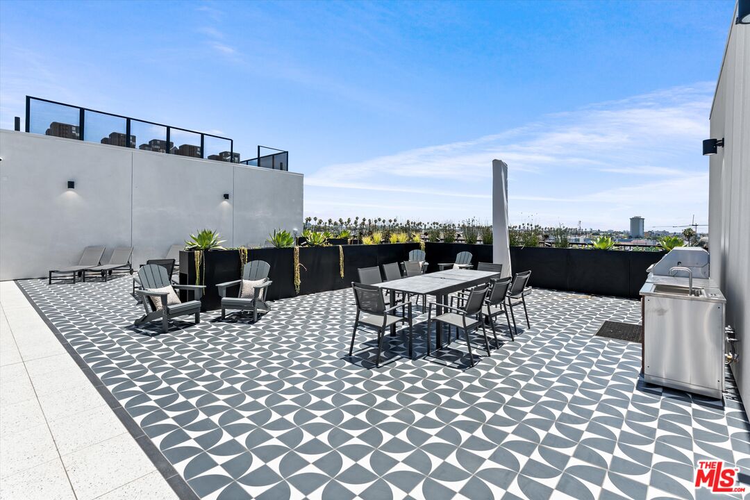 904 South New Hampshire Avenue, Unit 506 Los Angeles, CA 90006 - Photo 25 of 27