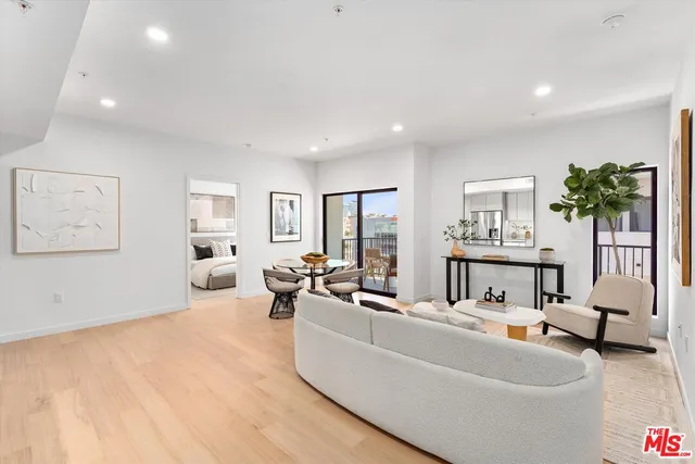 $755,700 | 904 South New Hampshire Avenue, Unit 506, Los Angeles, CA 90006