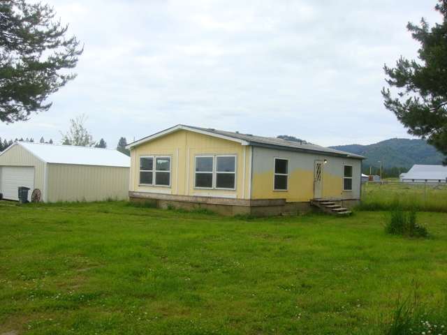 4674 Price Road Clayton, WA 99110 - Photo 1 of 9