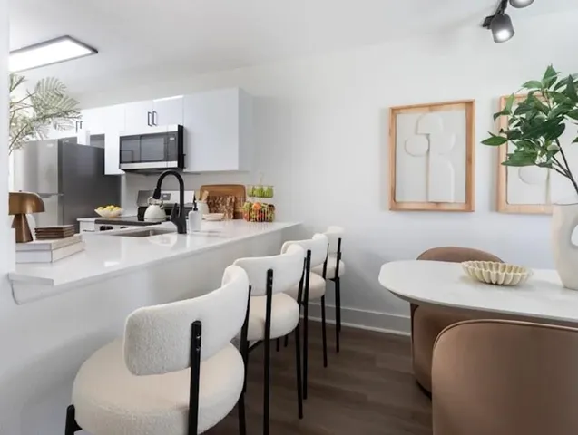 $1,993 | 800 The Pointe Drive, West Palm Beach, FL 33409