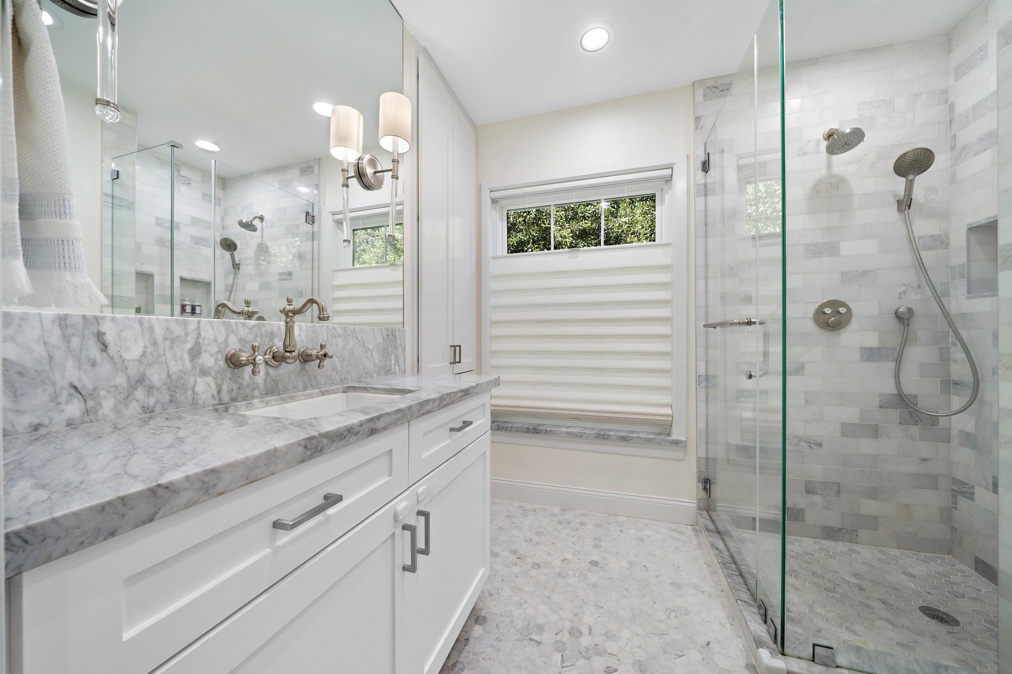 2003 Dryden Road Houston, TX 77030 - Photo 13 of 20 Primary bath