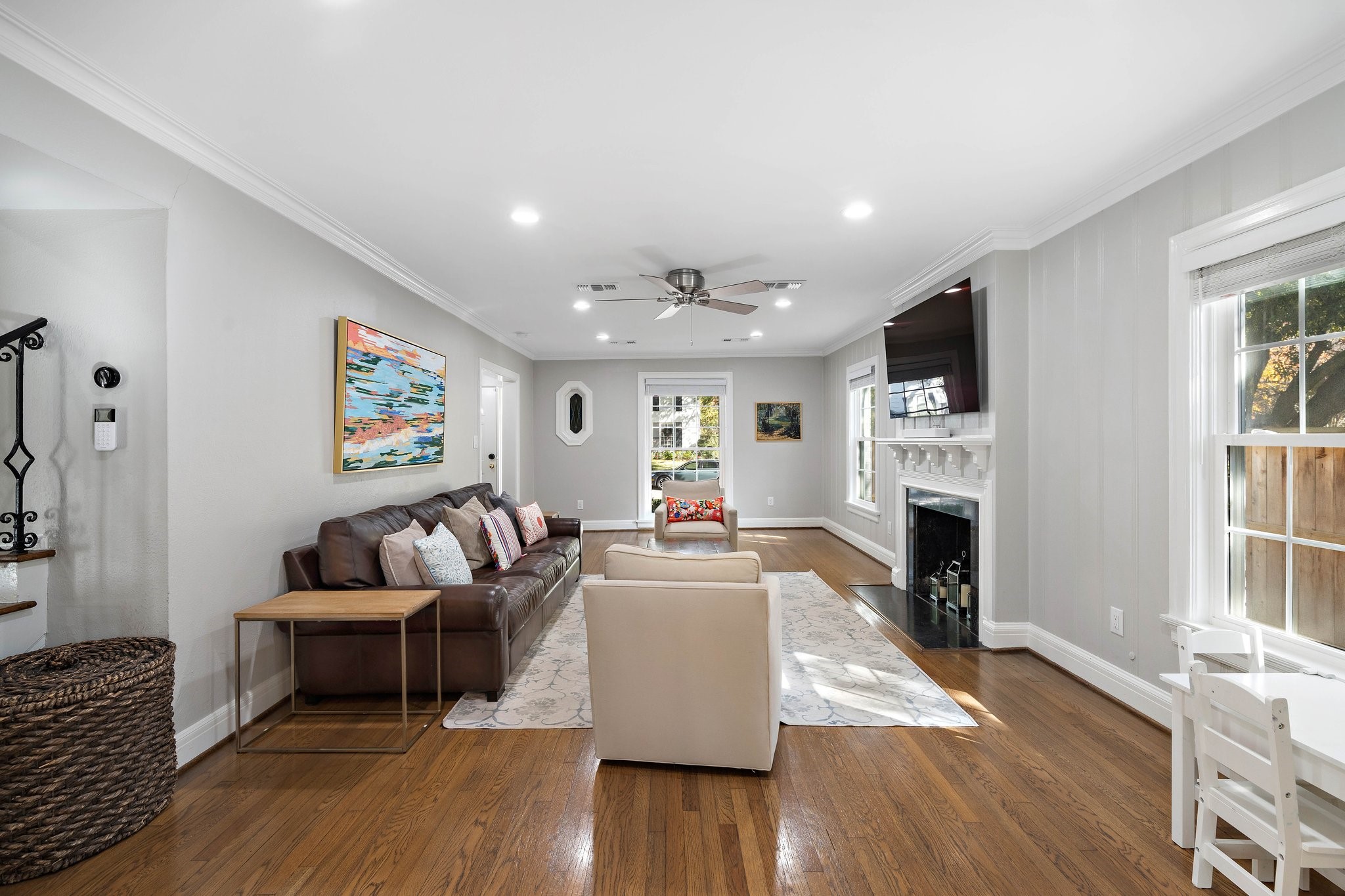 2003 Dryden Road Houston, TX 77030 - Photo 6 of 20 Large family room with fireplace