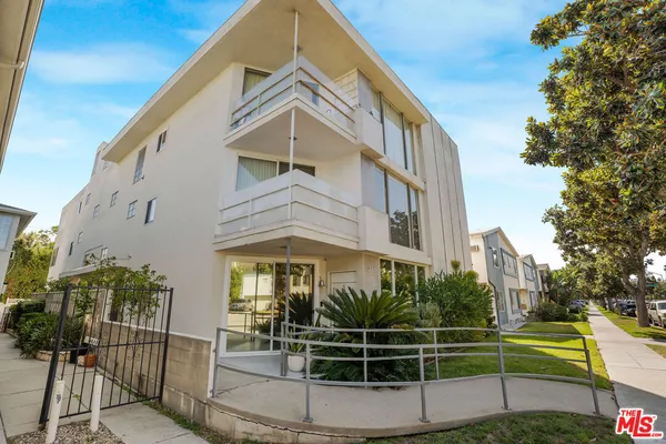 $3,695 | 248 South Doheny Drive, Unit 3, Beverly Hills, CA 90211