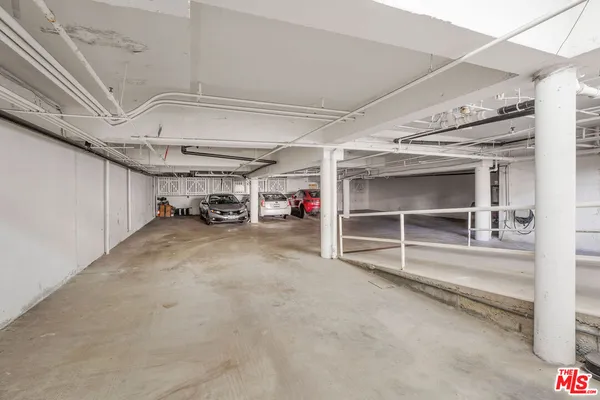 $3,695 | 248 South Doheny Drive, Unit 3, Beverly Hills, CA 90211