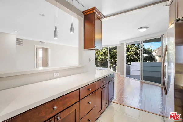 $3,695 | 248 South Doheny Drive, Unit 3, Beverly Hills, CA 90211