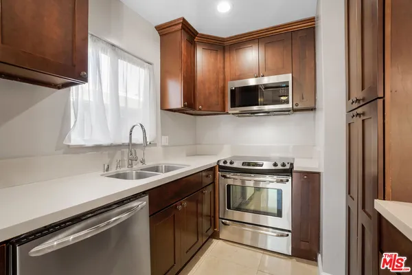 $3,695 | 248 South Doheny Drive, Unit 3, Beverly Hills, CA 90211