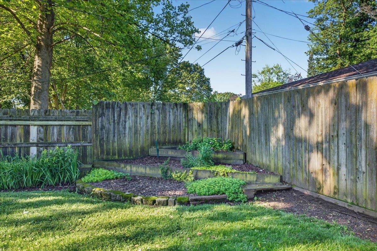 3735 Highcrest Road Rockford, IL 61107 - Photo 28 of 31