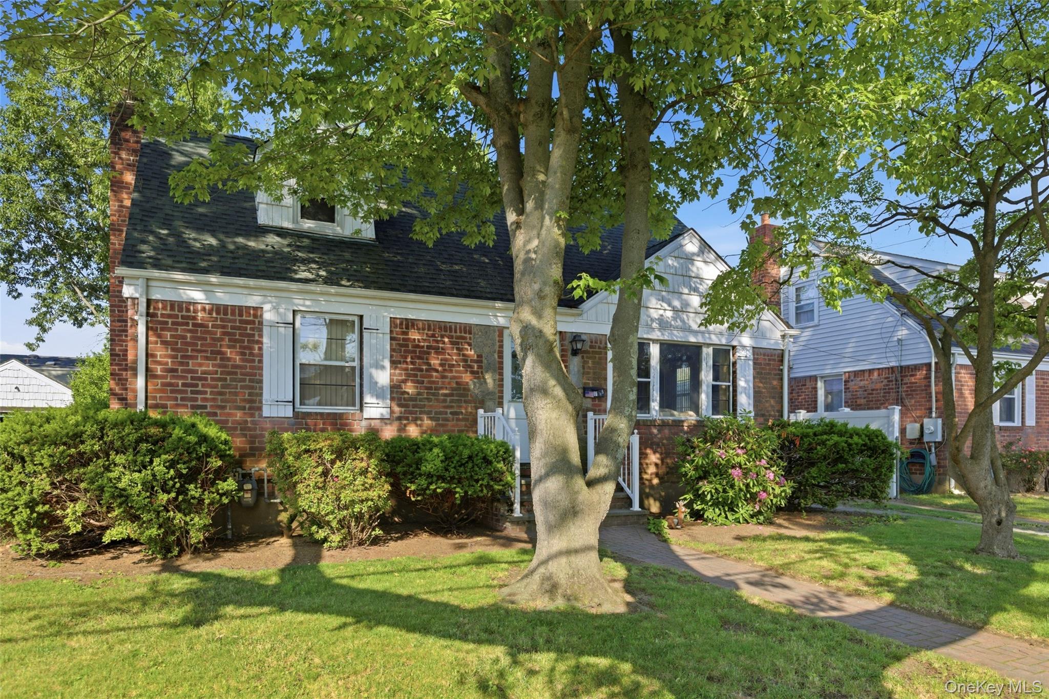 116 Prague Street Valley Stream, NY 11580 - Photo 2 of 22