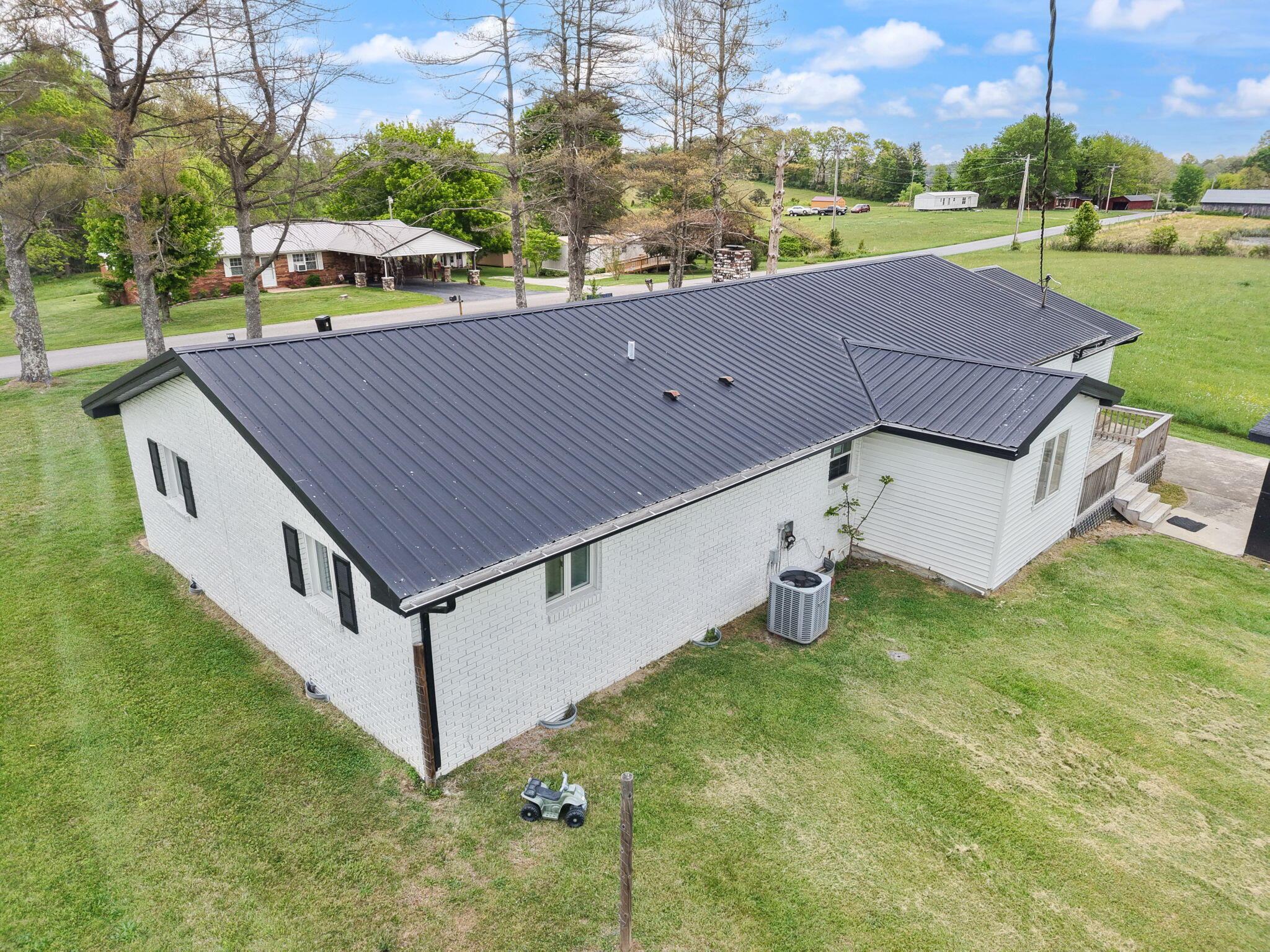 1726 Mildred Road McKee, KY 40447 - Photo 74 of 87 96-web-or-mls-DJI_20260422090128_0569_D