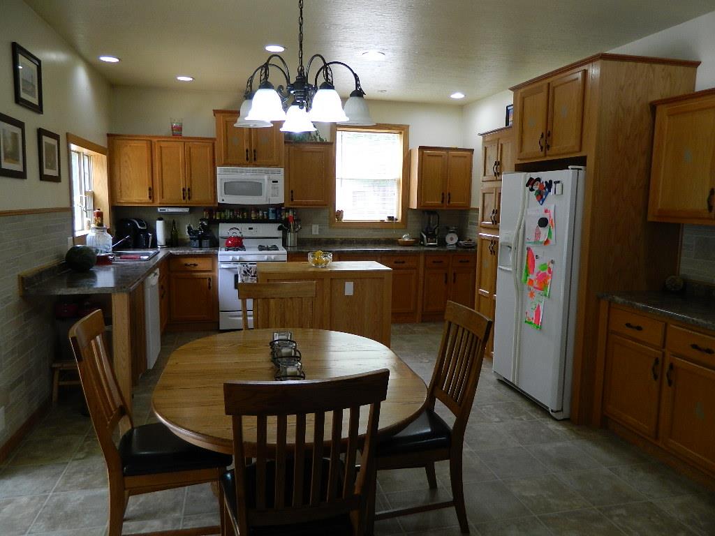 1318 North Shepherd Road Mount Pleasant, MI 48858 - Photo 12 of 32 1821876-11.JPG