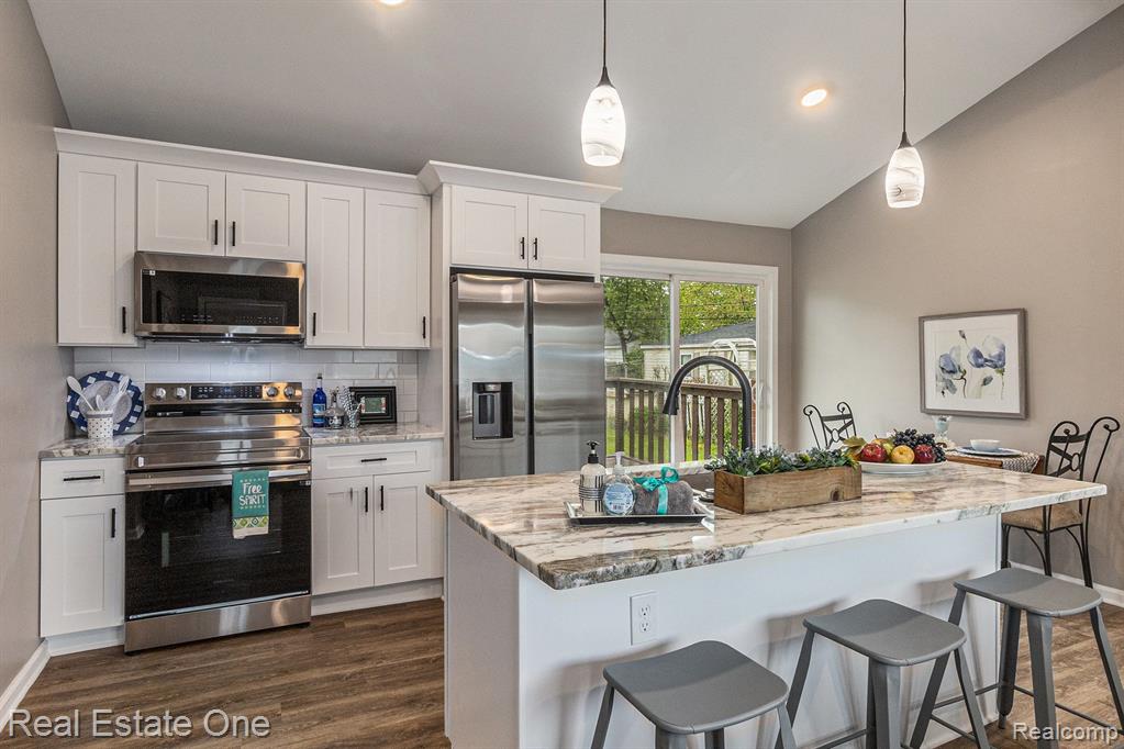 1154 South Henry Ruff Road Westland, MI 48186 - Photo 10 of 36