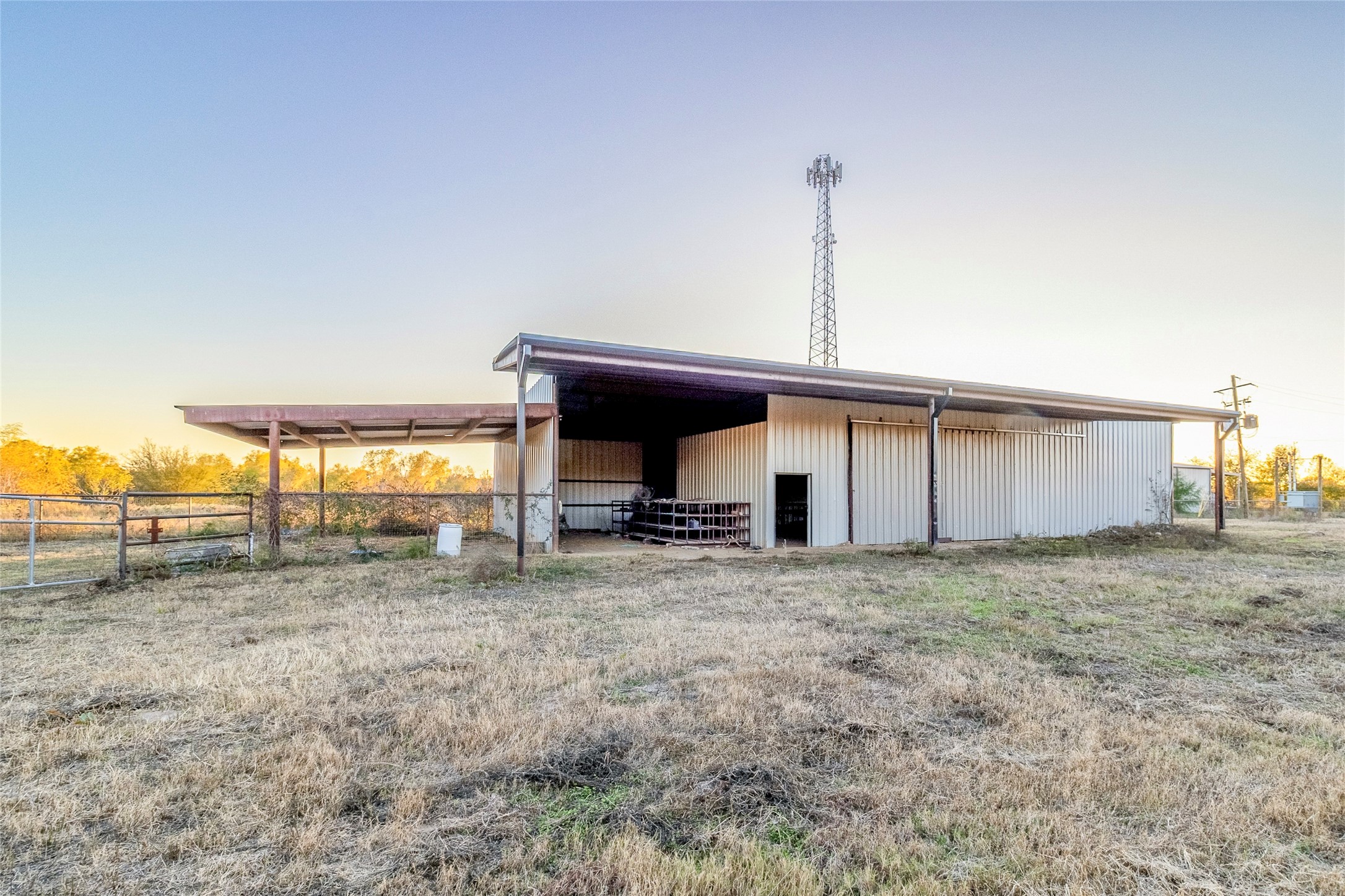 9477 County Road 420 Navasota, TX 77868 - Photo 11 of 25 a view of a house with a backyard and a window