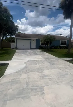 $2,300 | 1790 Southeast North Buttonwood Drive, Port St. Lucie, FL 34952