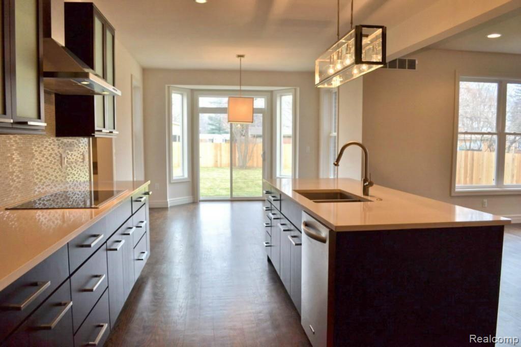 1645 Derby Road Birmingham, MI 48009 - Photo 9 of 31 View To Breakfast Nook From Kitchen