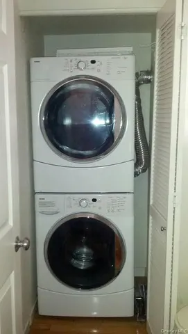 a close up view of a washer and dryer