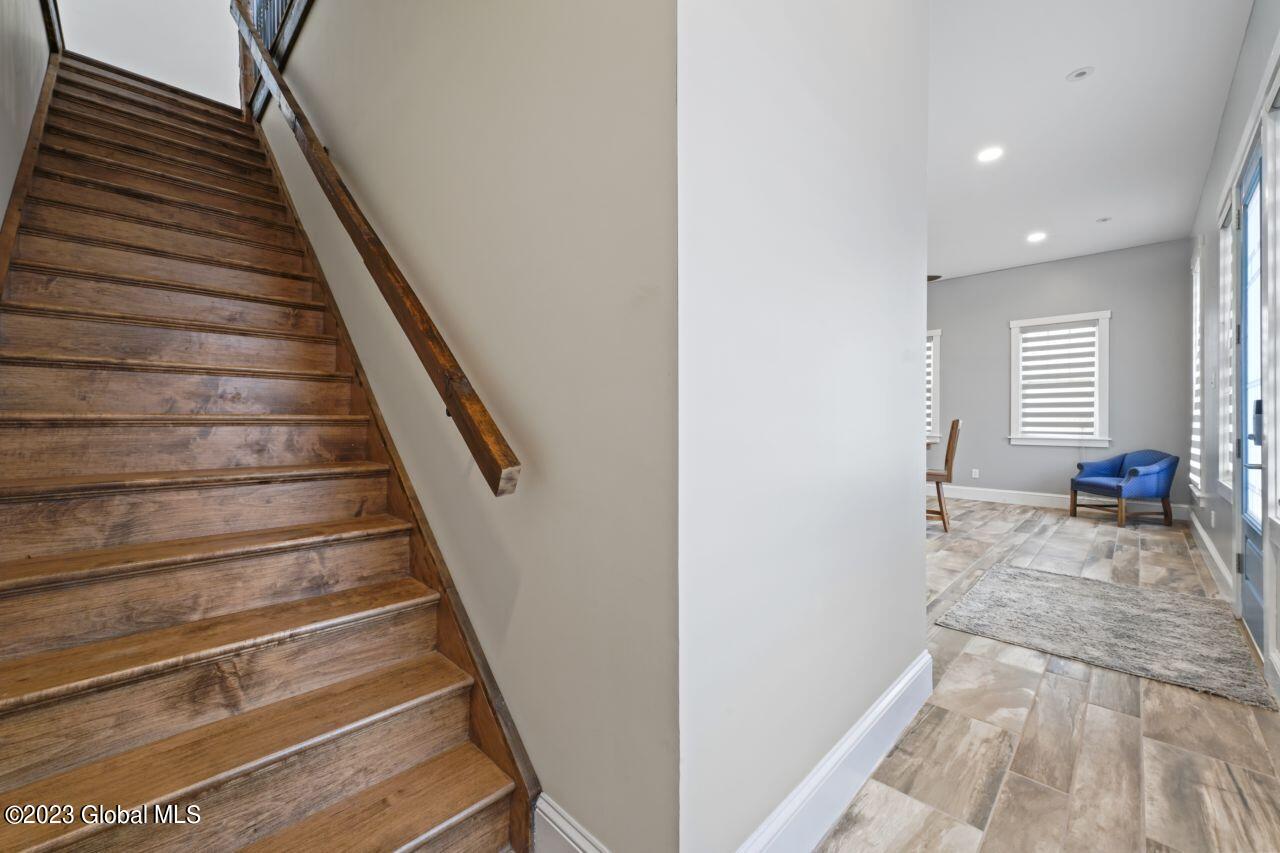 578 Terrace Mountain Road Schoharie, NY 12157 - Photo 96 of 147 Apartment stairs
