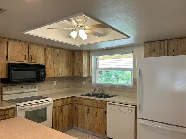 $189,000 | 2567 Oakleaf Lane, Unit 41B, Clearwater, FL 33763