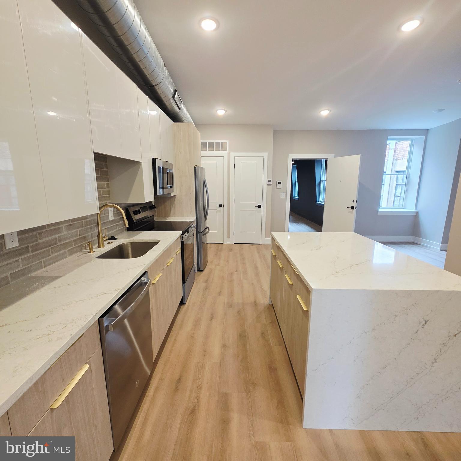 714 Chestnut Street, Unit 4 Philadelphia, PA 19106 - Photo 5 of 15
