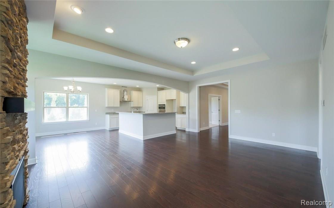 5501 Woodfall Road Clarkston, MI 48348 - Photo 12 of 23 13.jpg
