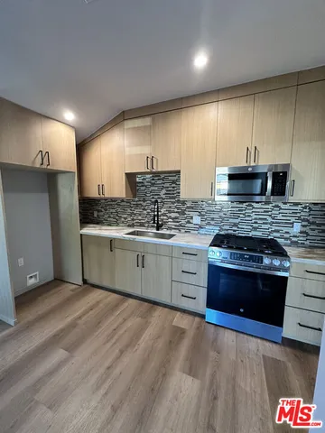 $2,300 | 6925 Gazette Avenue, Winnetka, CA 91306