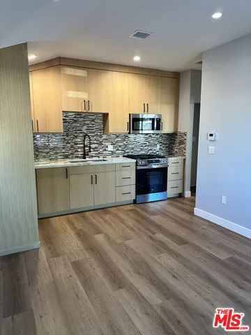 $2,300 | 6925 Gazette Avenue, Winnetka, CA 91306