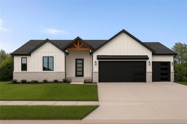 $569,999 | 305 Oak Street, Lone Jack, MO 64070