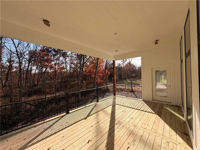 $569,999 | 305 Oak Street, Lone Jack, MO 64070