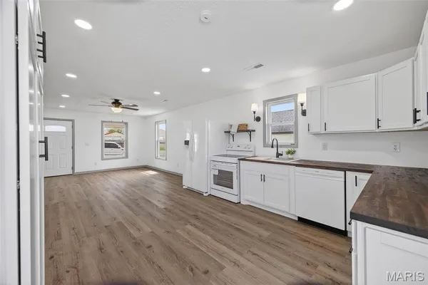 $165,500 | 103 South Main Street, Conway, MO 65632