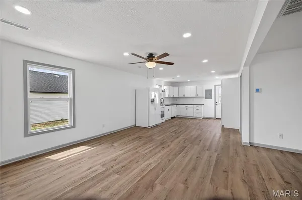 $165,500 | 103 South Main Street, Conway, MO 65632