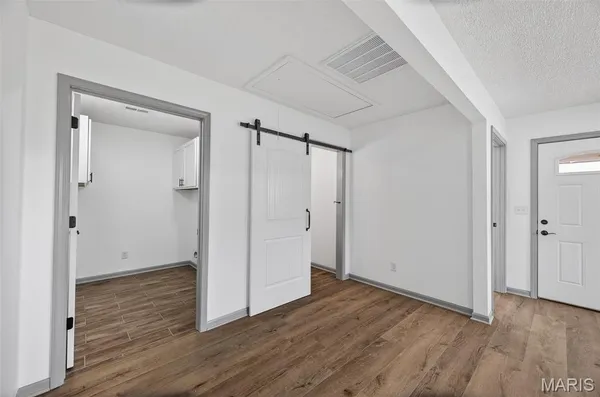 $165,500 | 103 South Main Street, Conway, MO 65632