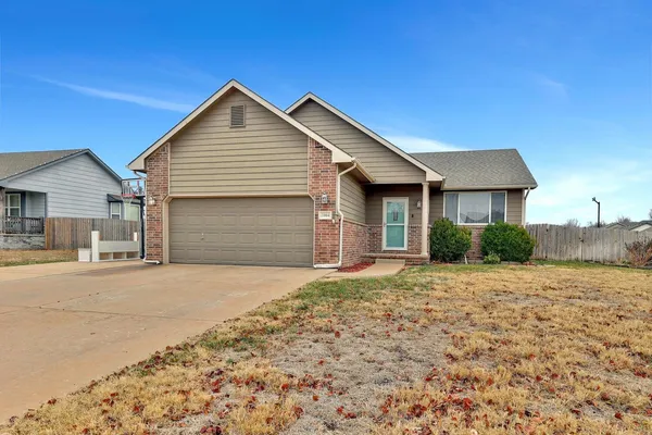 $230,000 | 2804 Rushwood Drive, Augusta, KS 67010