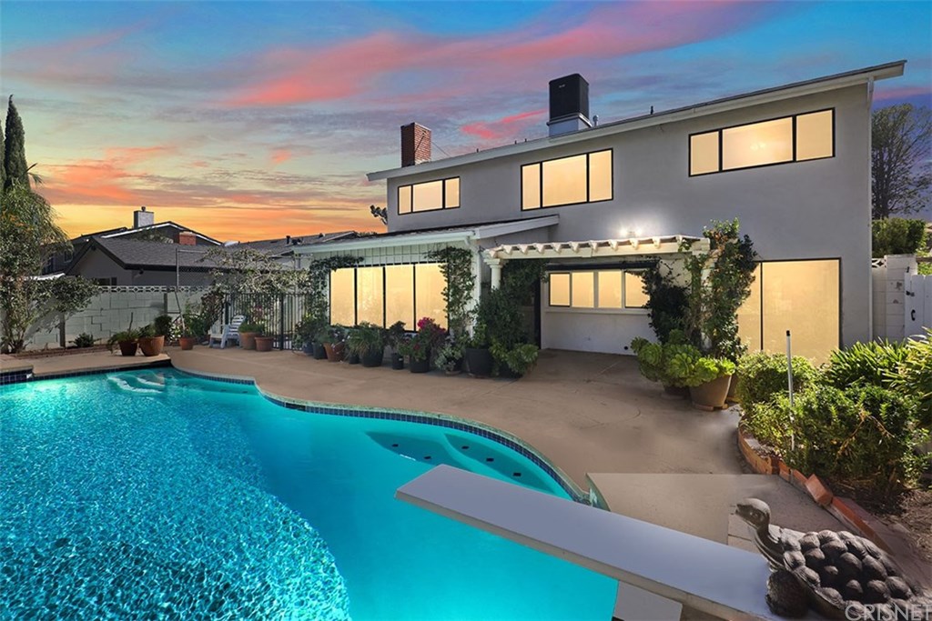 18901 Braemore Road Porter Ranch, CA 91326 - Photo 2 of 19