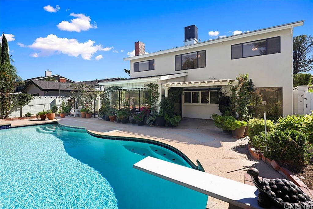 18901 Braemore Road Porter Ranch, CA 91326 - Photo 5 of 19