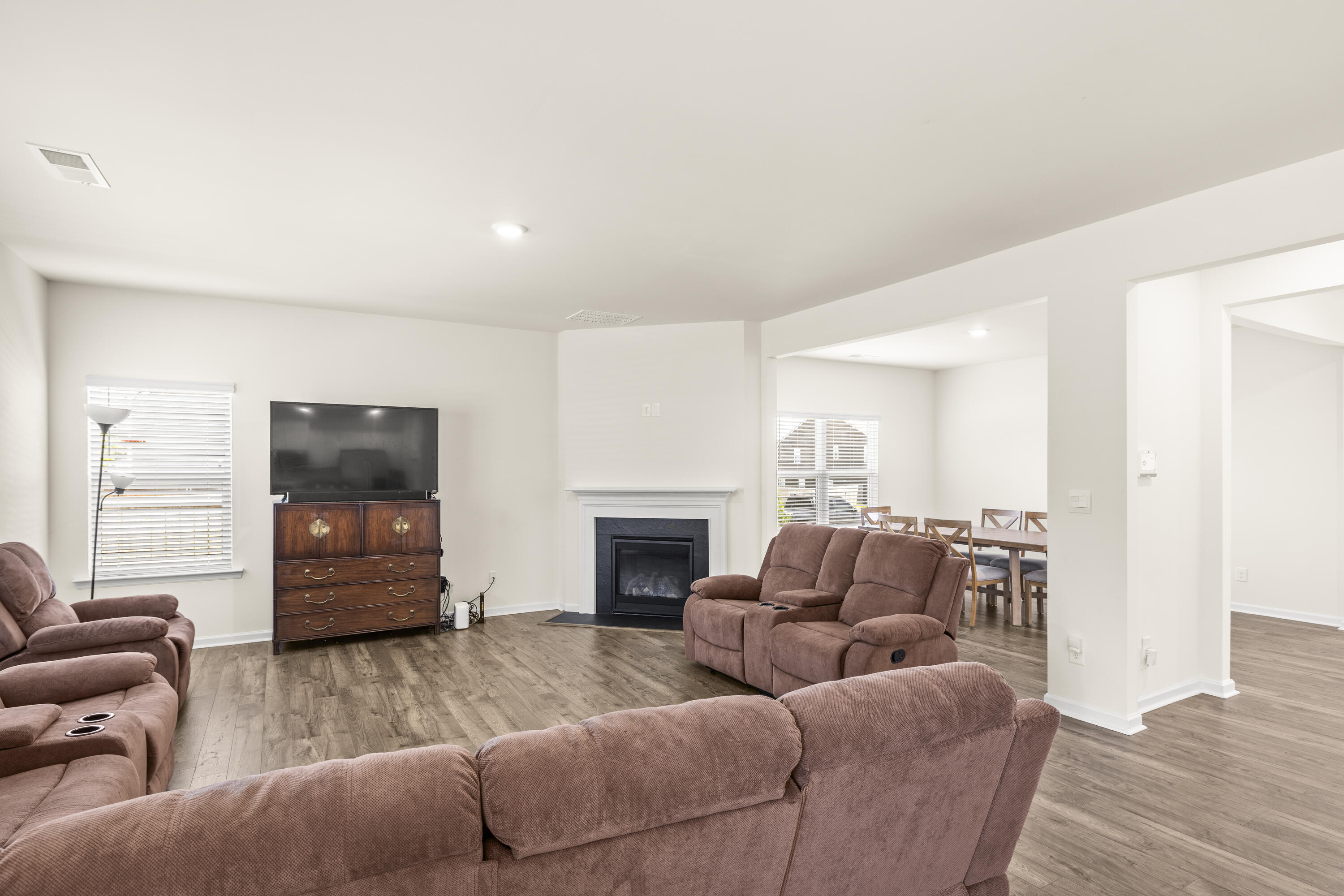 6599 Prickly Loop Ooltewah, TN 37363 - Photo 8 of 30 Living Room
