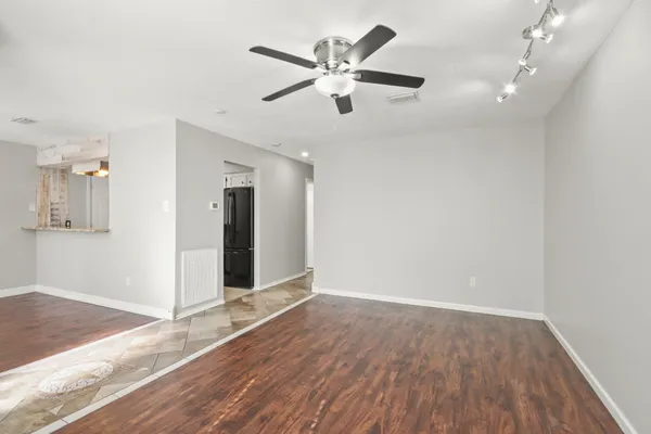 $268,500 | 35 North Wavy Oak Circle, The Woodlands, TX 77381