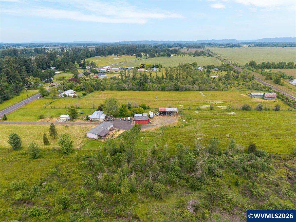 33543 Brewster Road Lebanon, OR 97355 - Photo 11 of 38 Gallery Image 11