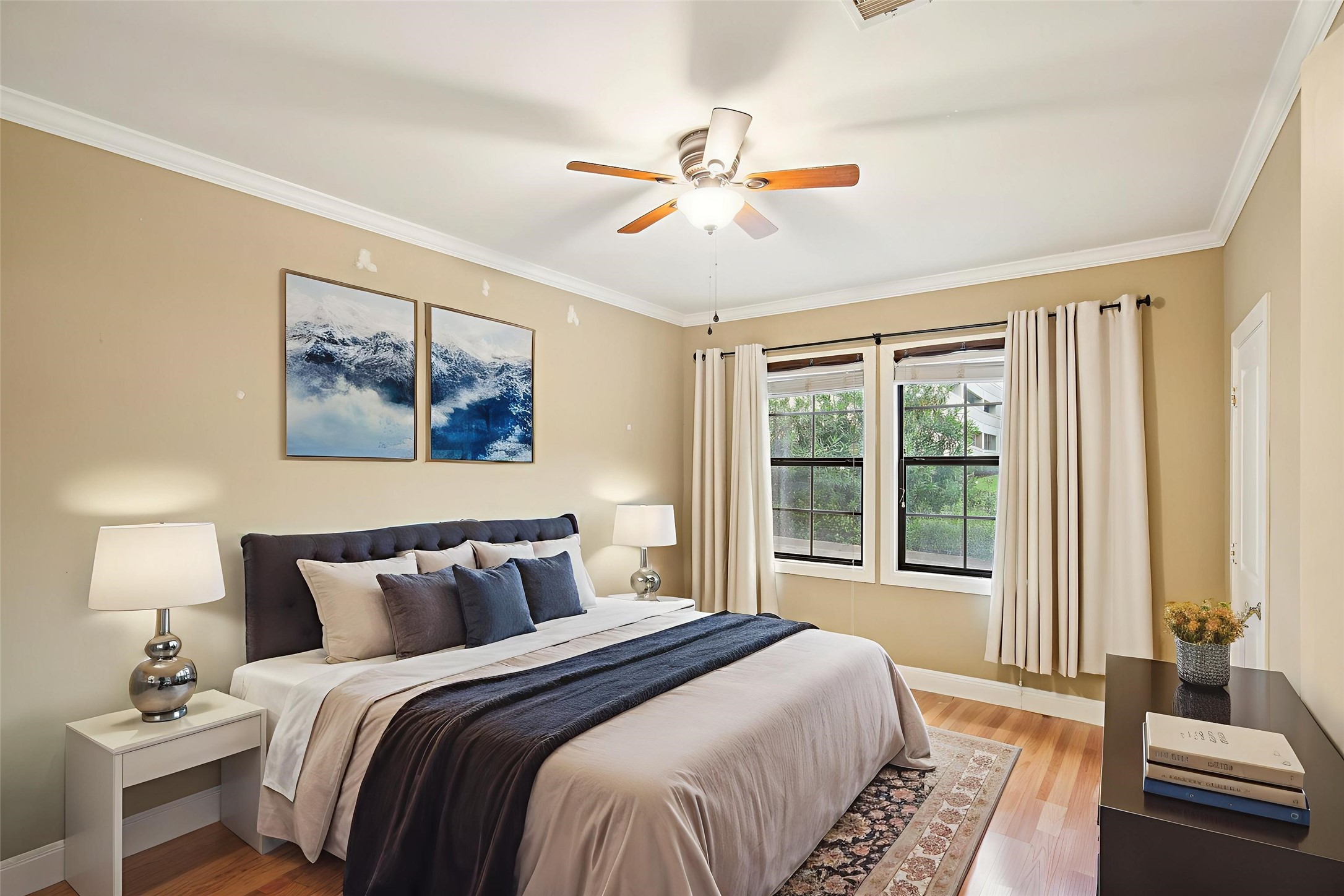 3930 Feagan Street Houston, TX 77007 - Photo 3 of 28 Virtual Staged