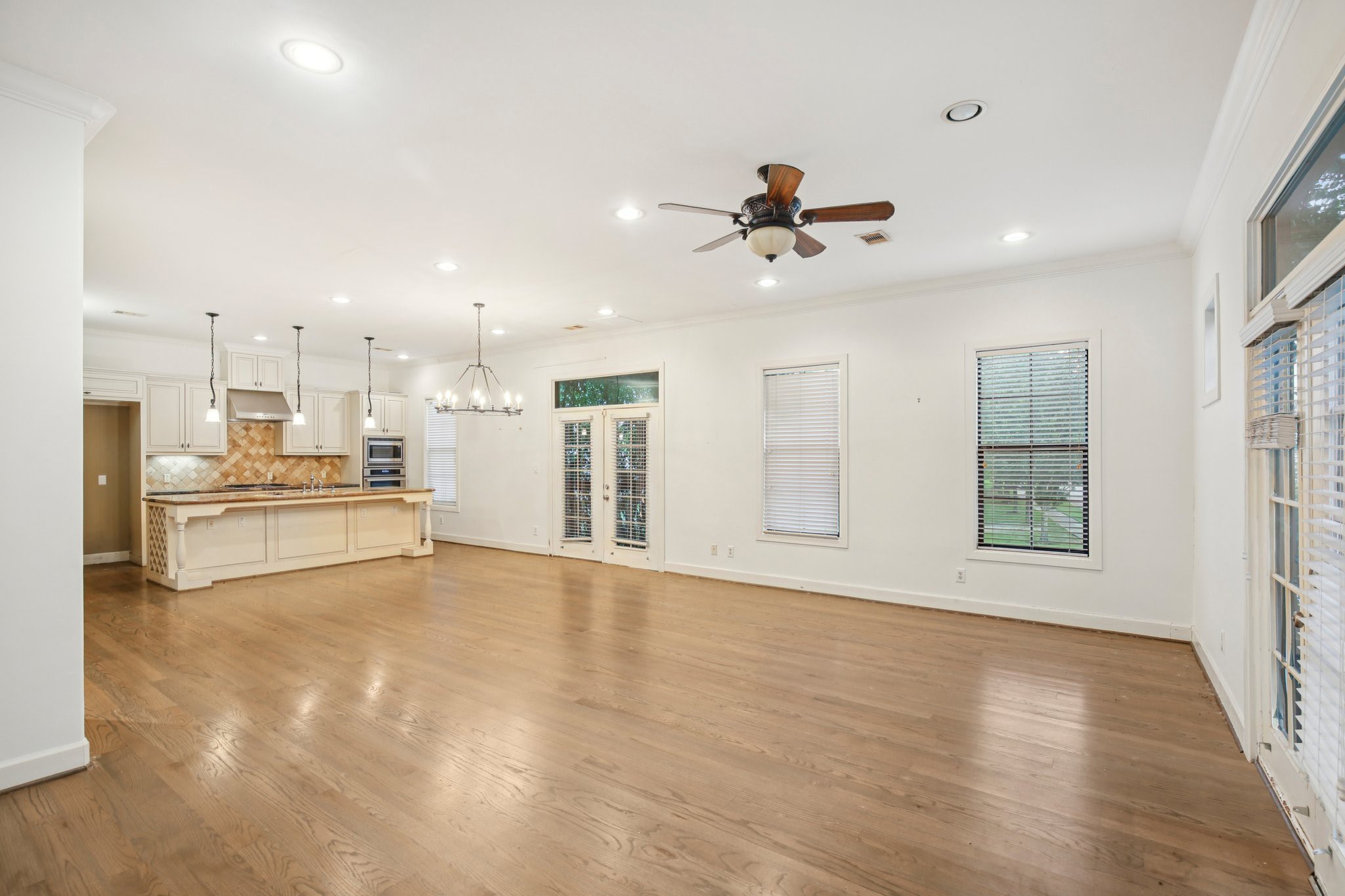 3930 Feagan Street Houston, TX 77007 - Photo 4 of 28