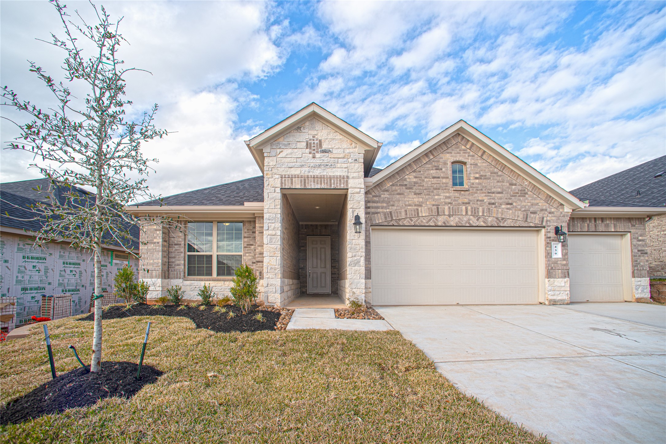 439 Stonebrook Lane Conroe, TX 77304 - Photo 1 of 19