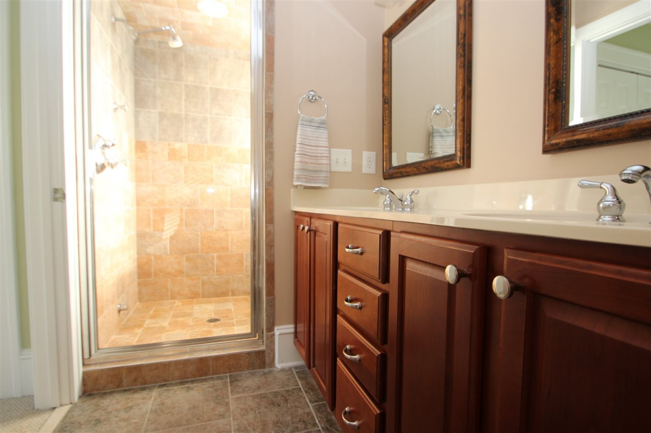 1827 White Oak Road Raleigh, NC 27608 - Photo 14 of 25 Master Bath/Spa