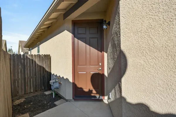 $369,000 | 7426 Sun Reign Lane, Sacramento, CA 95823